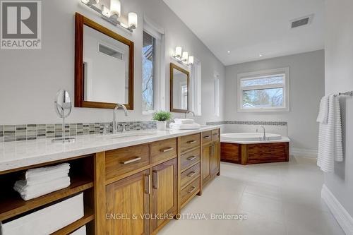 592 Brierwood Avenue, Ottawa, ON - Indoor Photo Showing Bathroom