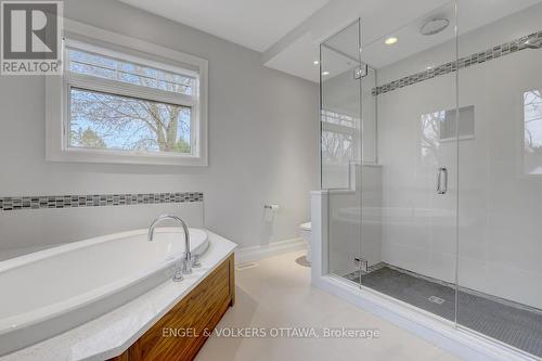 592 Brierwood Avenue, Ottawa, ON - Indoor Photo Showing Bathroom