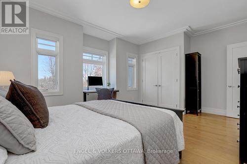 592 Brierwood Avenue, Ottawa, ON - Indoor Photo Showing Bedroom