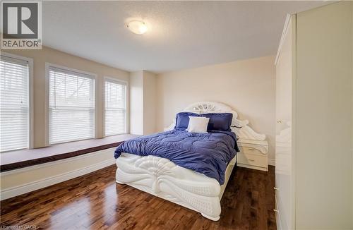 76 Glazebrook Crescent, Cambridge, ON - Indoor Photo Showing Bedroom