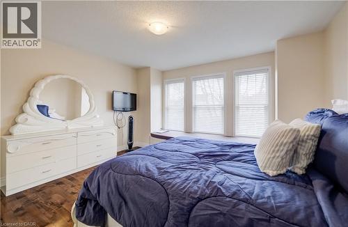 76 Glazebrook Crescent, Cambridge, ON - Indoor Photo Showing Bedroom