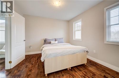 76 Glazebrook Crescent, Cambridge, ON - Indoor Photo Showing Bedroom