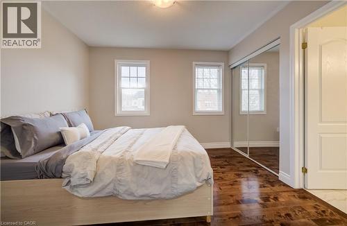 76 Glazebrook Crescent, Cambridge, ON - Indoor Photo Showing Bedroom