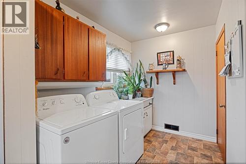 575 Middle Sideroad, Amherstburg, ON - Indoor Photo Showing Laundry Room