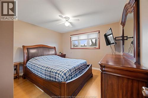 575 Middle Sideroad, Amherstburg, ON - Indoor Photo Showing Bedroom