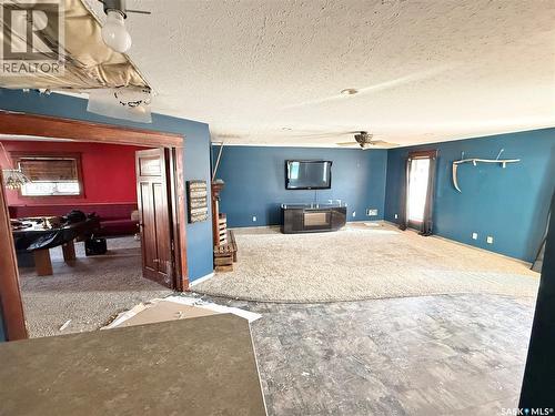 408 Assiniboia Street, Weyburn, SK - Indoor