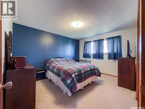 208 1St Street E, Climax, SK - Indoor Photo Showing Bedroom