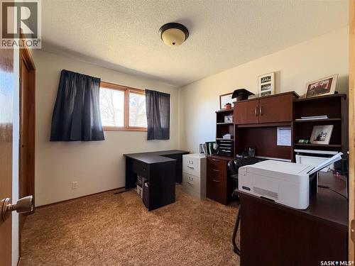 208 1St Street E, Climax, SK - Indoor