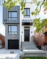 39 LANARK AVENUE Toronto, ON M6C 2B5