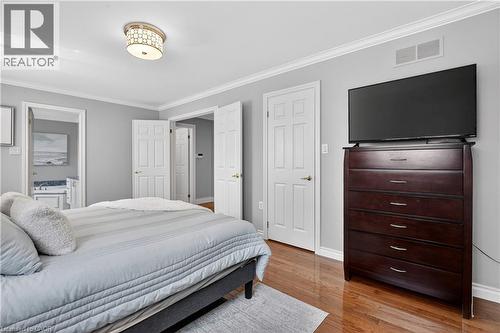 734 Brigadoon Drive, Hamilton, ON - Indoor Photo Showing Bedroom