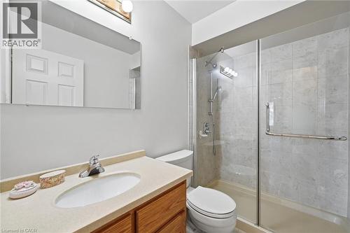 3-pce - 2018 Barlow Crescent, Burlington, ON - Indoor Photo Showing Bathroom