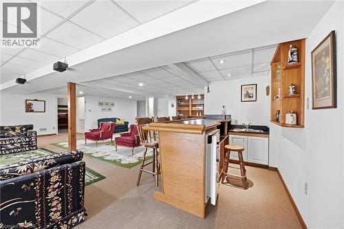 Wet Bar - 2018 Barlow Crescent, Burlington, ON - Indoor