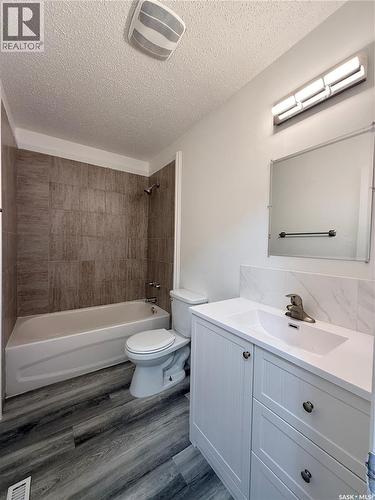 61 Maxwell Crescent, Saskatoon, SK - Indoor Photo Showing Bathroom