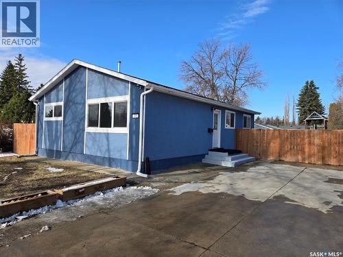 61 Maxwell Crescent, Saskatoon, SK - Outdoor