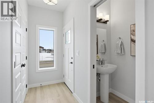 410 Leskiw Bend, Saskatoon, SK - Indoor Photo Showing Bathroom