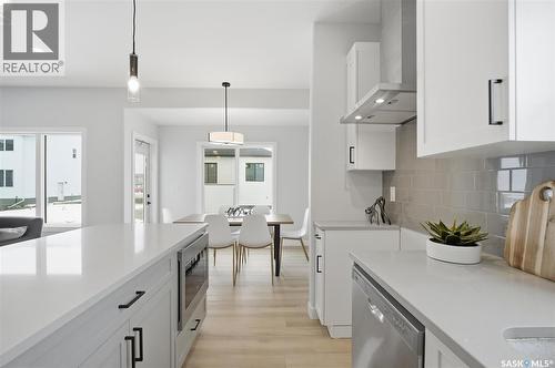 410 Leskiw Bend, Saskatoon, SK - Indoor Photo Showing Kitchen