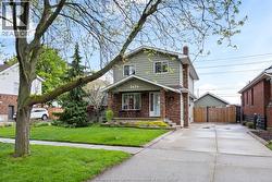 2474 TURNER Windsor, ON N8W 3E8