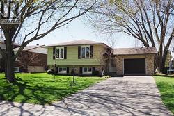 35 REINER Crescent Wellesley, ON N0B 2T0