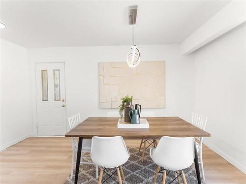 910 St Therese Ave, Winnipeg, MB 