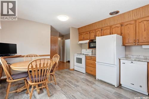 51 Mcaskill Crescent, Saskatoon, SK - Indoor Photo Showing Kitchen