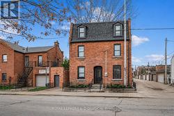 194 SHAW STREET Toronto, ON M6J 2W8