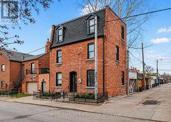 194 SHAW STREET Toronto, ON M6J 2W8