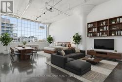 405A - 245 CARLAW AVENUE Toronto, ON M4M 2S1