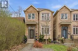 40A NORWOOD ROAD Toronto, ON M4E 2S2