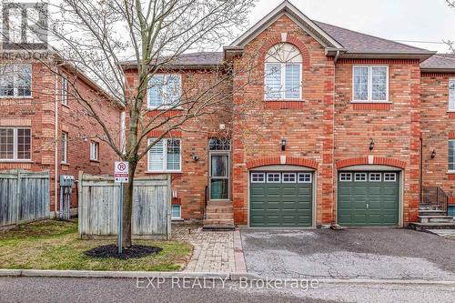 45 SANDLEWOOD COURT  Aurora, ON L4G 7N2