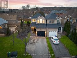4 HACIENDA DRIVE Richmond Hill, ON L4E 3X1