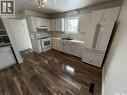 24 Albert Place, Hepburn, SK  - Indoor Photo Showing Kitchen With Double Sink 