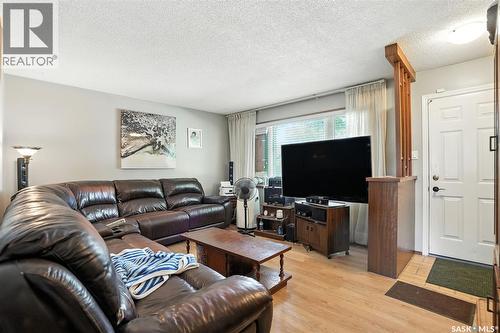 97 Maxwell Crescent, Saskatoon, SK - Indoor Photo Showing Living Room