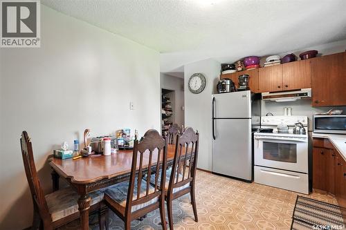 97 Maxwell Crescent, Saskatoon, SK - Indoor Photo Showing Kitchen
