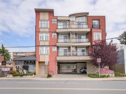 204-76 Gorge Rd WEST Saanich, BC V9A 1M1