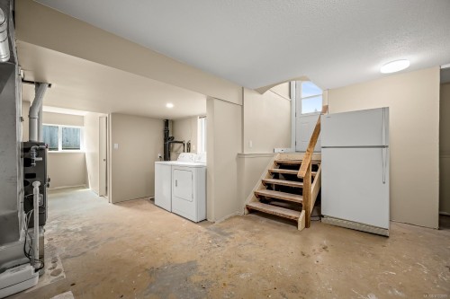 290 Herondale Rd, Royston, BC 