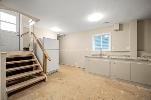 290 Herondale Rd, Royston, BC 