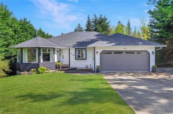 4306 Briardale Rd  Royston, BC V9N 9R7