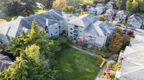 103-951 Topaz Ave  Victoria, BC V8T 2M2