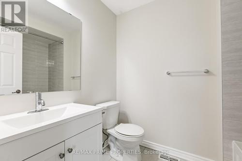 101 Helenium Lane, Ottawa, ON - Indoor Photo Showing Bathroom