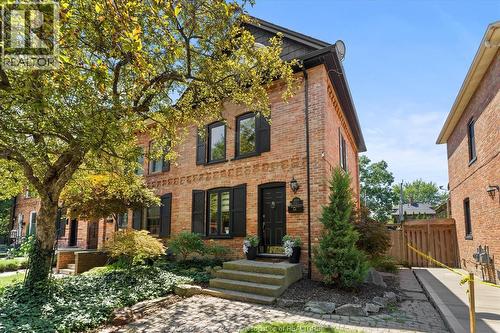 859 MONMOUTH  Windsor, ON N8Y 3L5