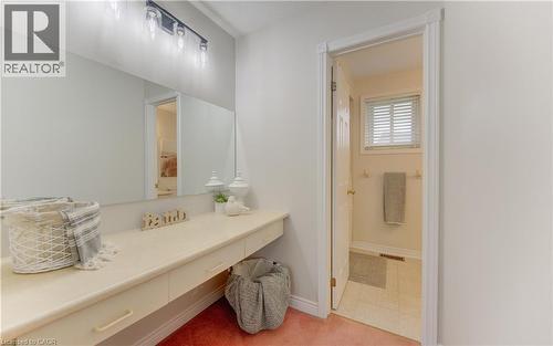 159 Burnett Avenue, Cambridge, ON - Indoor Photo Showing Bathroom
