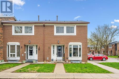 30 - 121 BAGOT STREET  Guelph (Junction/Onward Willow), ON N1H 5T8