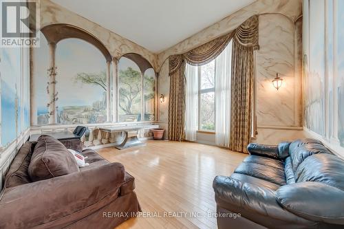 5859 Riverside Place, Mississauga, ON - Indoor Photo Showing Living Room