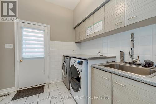 5859 Riverside Place, Mississauga, ON - Indoor Photo Showing Laundry Room