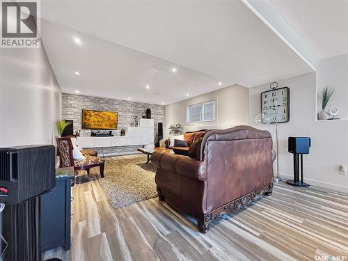 451 Hastings Crescent, Saskatoon, SK - Indoor