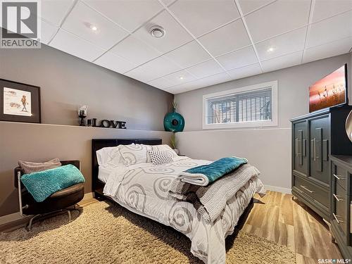 451 Hastings Crescent, Saskatoon, SK - Indoor Photo Showing Bedroom