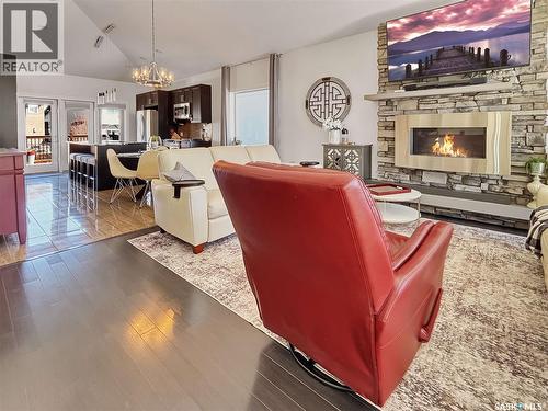 451 Hastings Crescent, Saskatoon, SK - Indoor With Fireplace