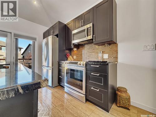 451 Hastings Crescent, Saskatoon, SK - Indoor Photo Showing Kitchen