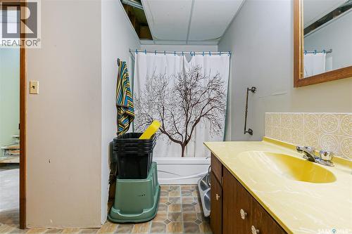 155 Broad Street, Lumsden, SK - Indoor Photo Showing Bathroom