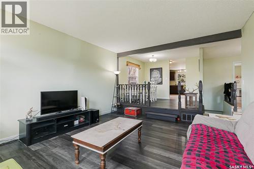 155 Broad Street, Lumsden, SK - Indoor Photo Showing Living Room